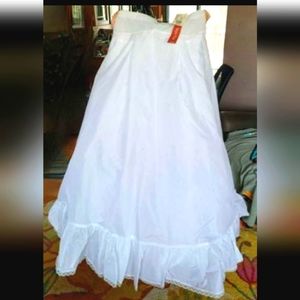 New with tags - David's Bridal full bridal ball gown slip 14W